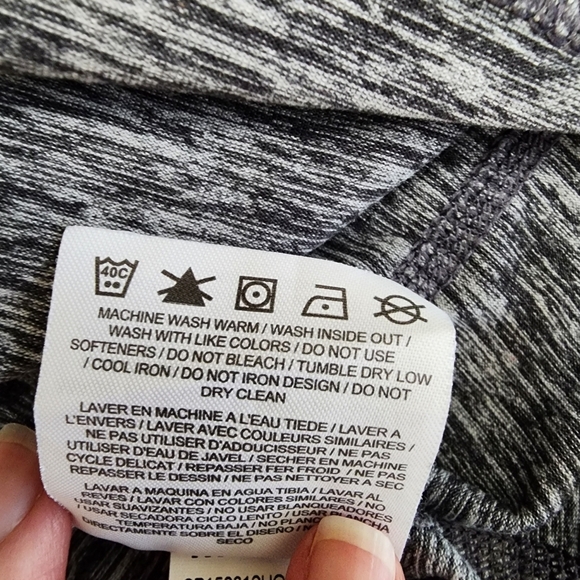 Nike size M Dri fit gray 1/4 zip running top jacket lightweight.  Thumb holes - Picture 9 of 13